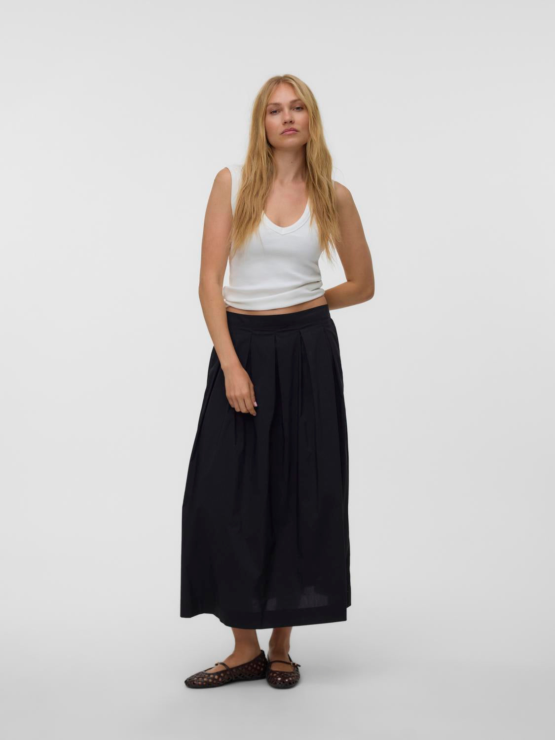 model_shot-front